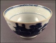Chinese porcelain tea bowl 