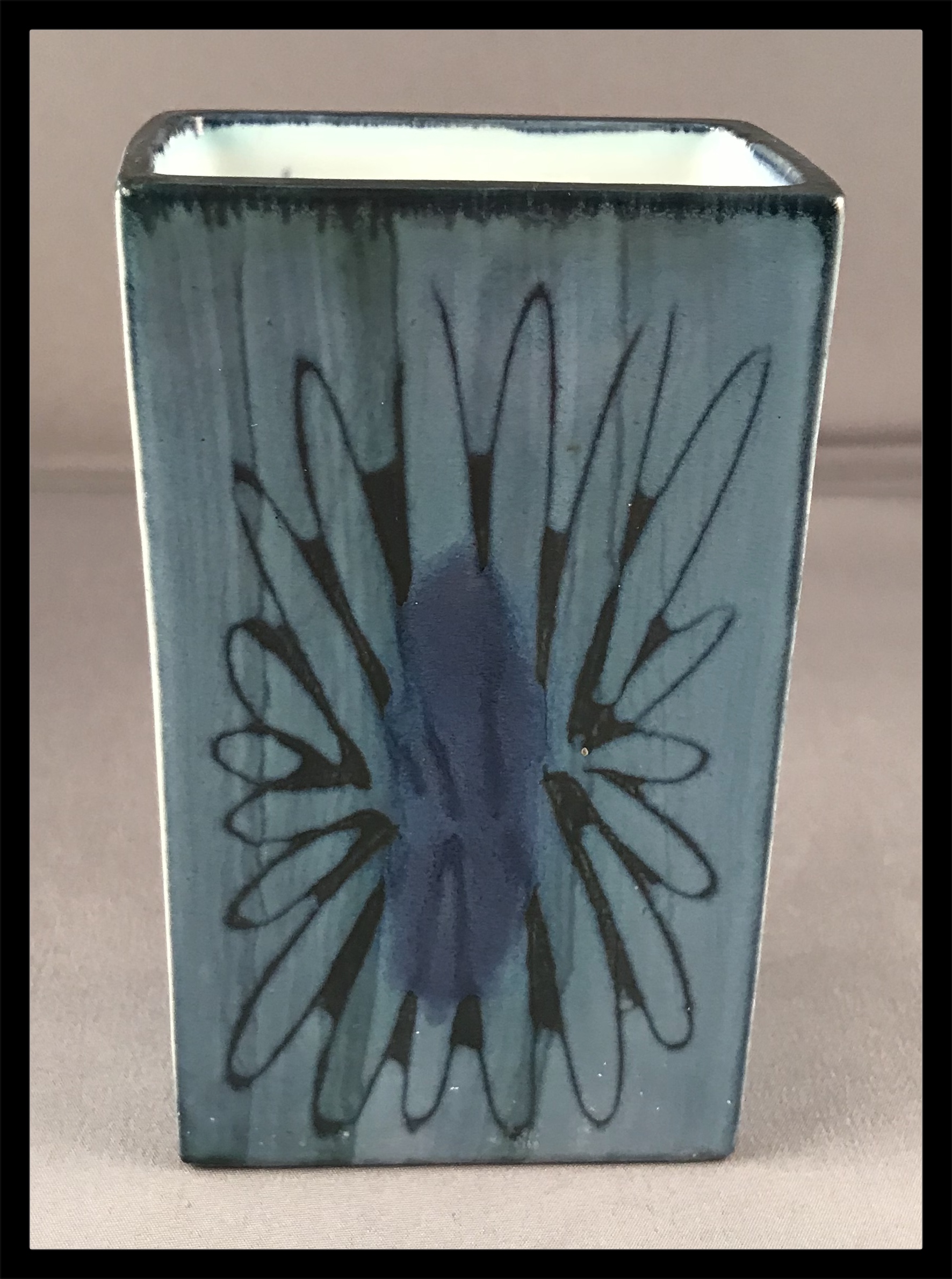 troika pottery